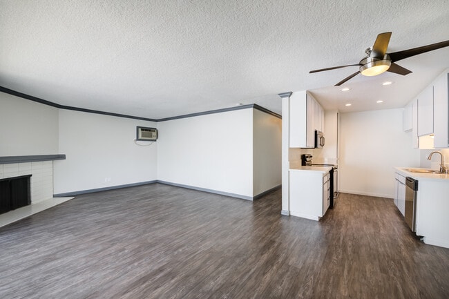 Lantern Bay Apartment Homes