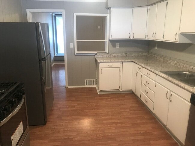 Photo - Charming 3 Bedroom, 1.5 Bathroom Residence...