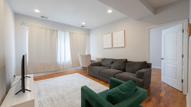 Photo - 7225 N Rogers Ave Unit 3