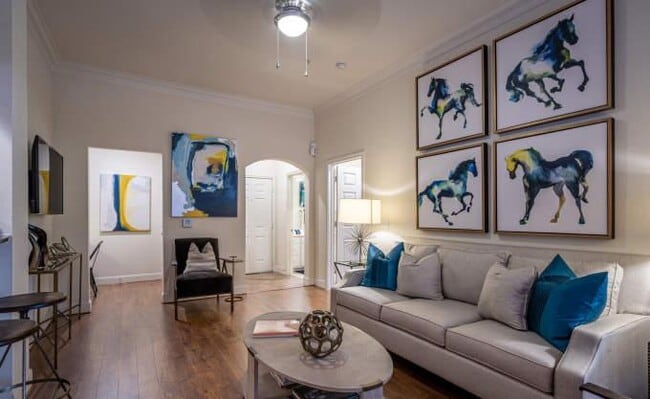 Building Photo - 1 bedroom in Houston TX 77007 Unit 1292 Rental