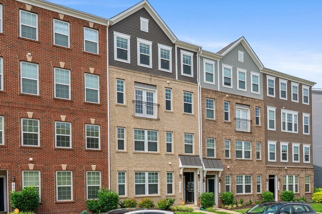 Photo - 6939 Stoddert Ln Condo