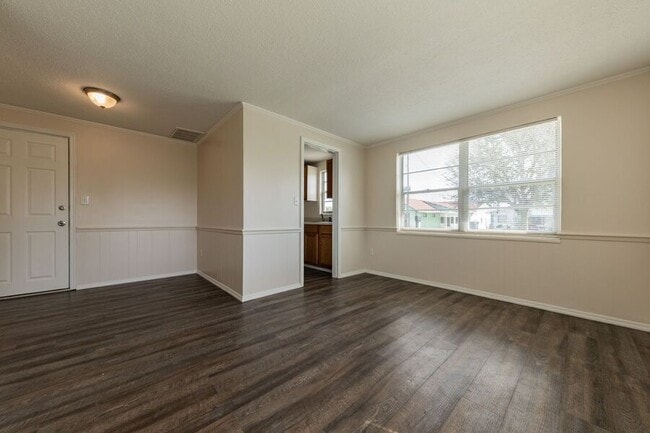 Photo - 907 Lake Jessie Dr Unidad A