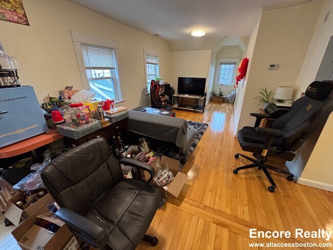 Photo - 34 Bentley St Apartments Unit 3