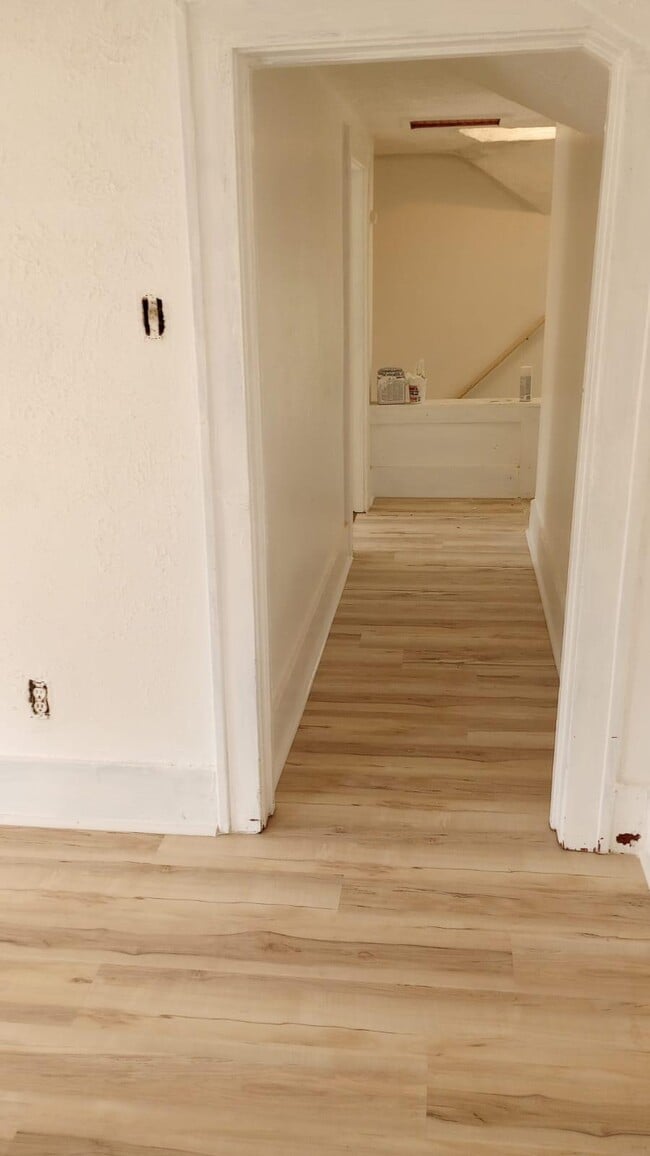 Photo - 1802 E 3rd St