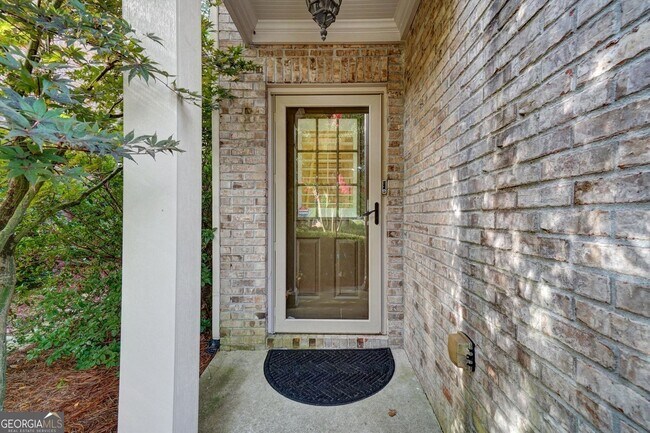 Building Photo - 702 Surrey Park Pl SE