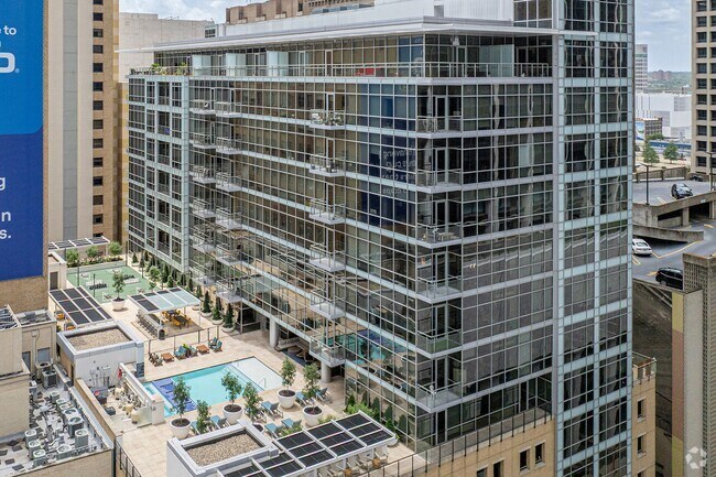 Building Photo - Main 3 Downtown Rental