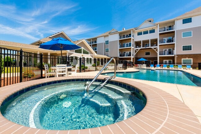 Building Photo - Outer Banks 2 Bd Apartment Unit 115 Alder 502-S1