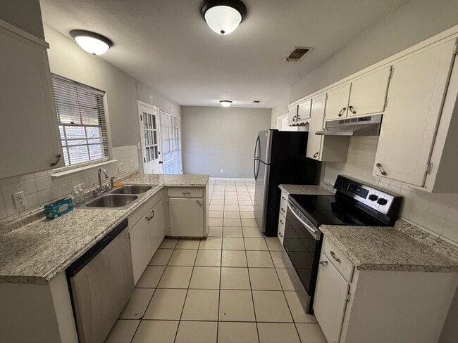 Photo - Completely Remodeled 3 bedroom 2 bath, 2 Car Garage AVAILABLE NOW!
