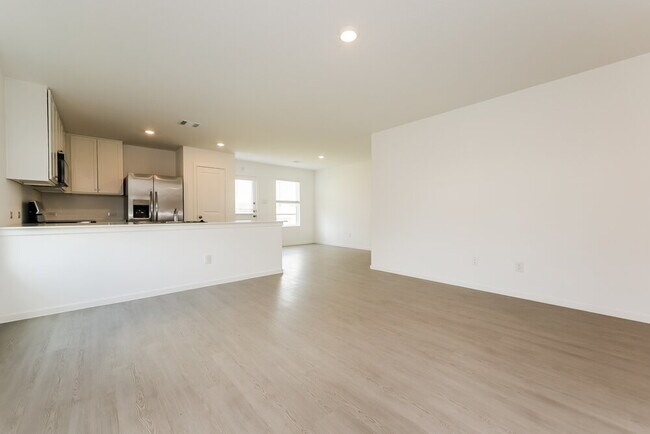 16118 Hatton Dr
