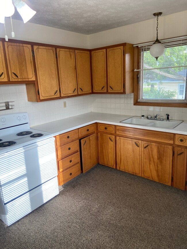 Photo - 2906 E Ave Unit 2906 Upper