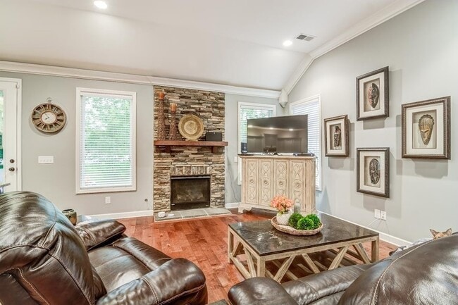 Photo - 85 Nokes Dr House