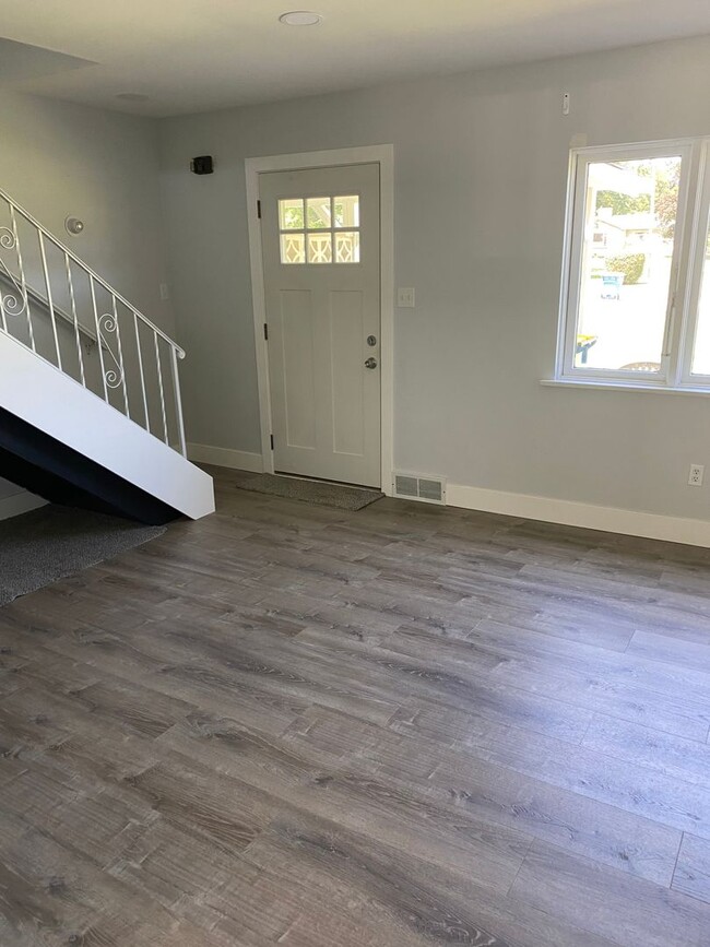 Photo - 1314 Willowbrook Rd