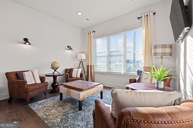 Photo - 705 Charles Hardy Pky