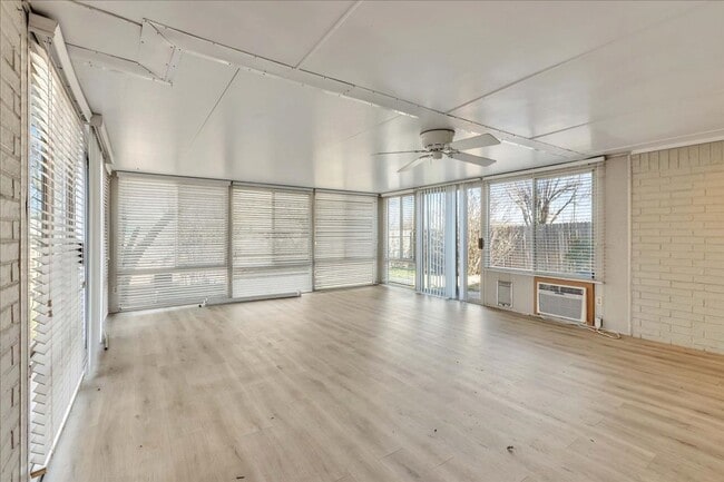 Photo - Look at this Bonus Room!!!