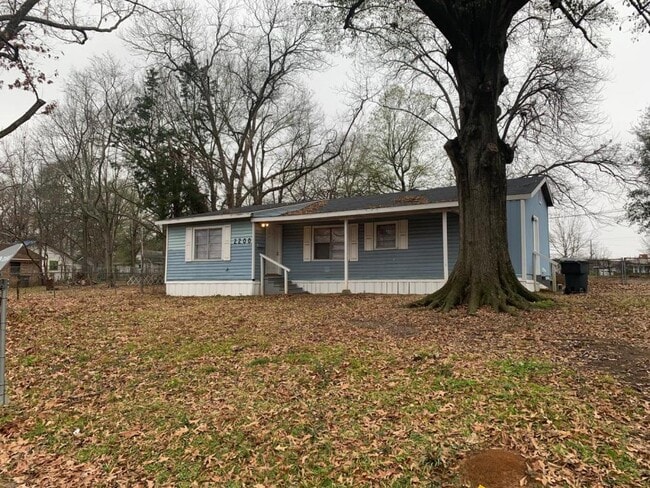 Building Photo - 2200 Darien St Rental