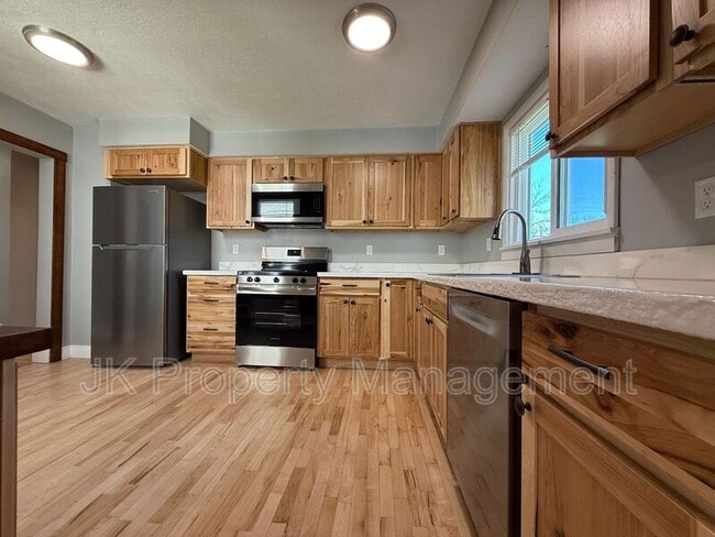 Photo - 913 5th Ave N