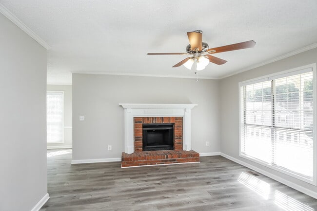 Photo - 2405 Glynn Oaks Ct SW