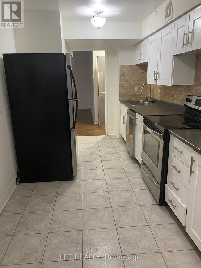 Photo - 80 Inverlochy Blvd Unit 504