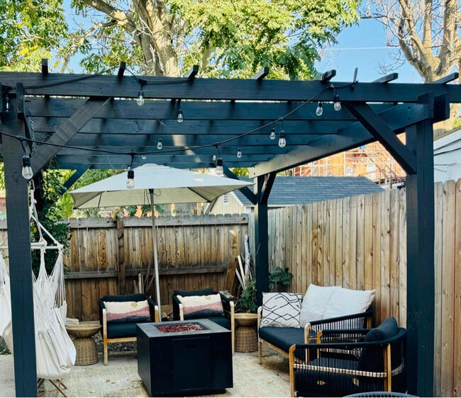 Photo - 1568 Vine St Unit 4