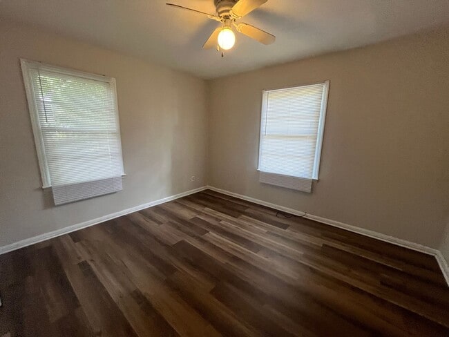 Photo - 802 Stillwater Dr