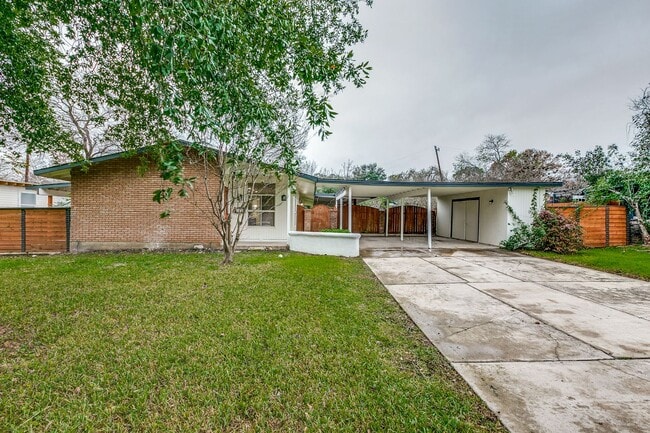 Photo - MID-CENTURY MODERN IN BEL MEADE