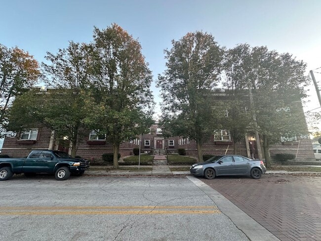 Walnut Manor