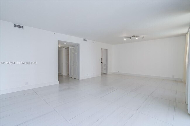 Photo - 1541 Brickell Ave Unit C1008