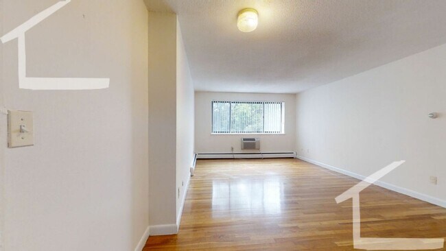 Photo - 2Br/1Bth, Great location, easy access to Mass Pike.  MUST SEE!!