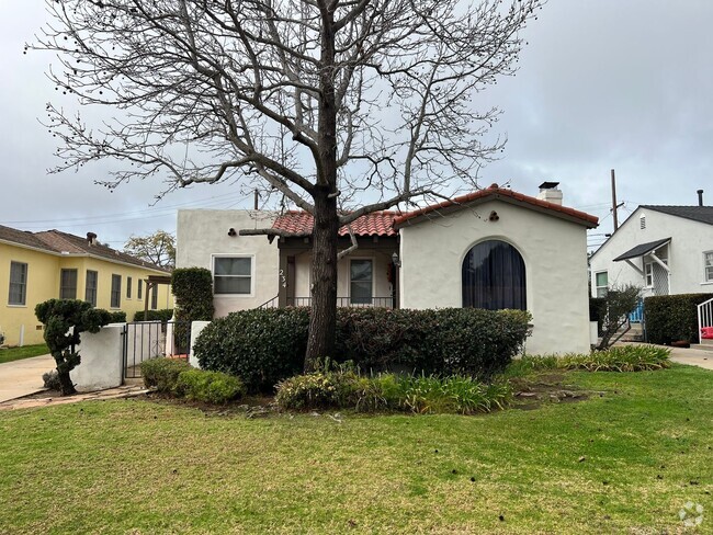 Building Photo - 3 Bedroom, 2 Bathroom Home