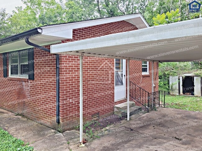 Photo - 346 W 5th St