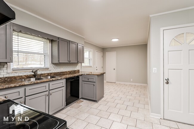 Photo - 1214 Bunchie St