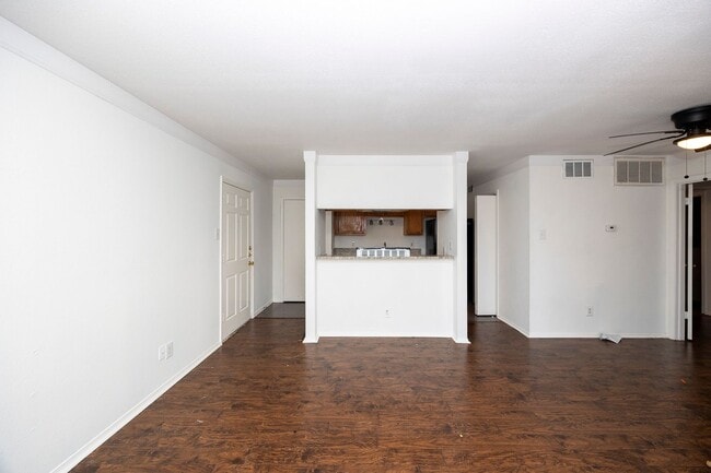 Photo - 18333 Roehampton Dr