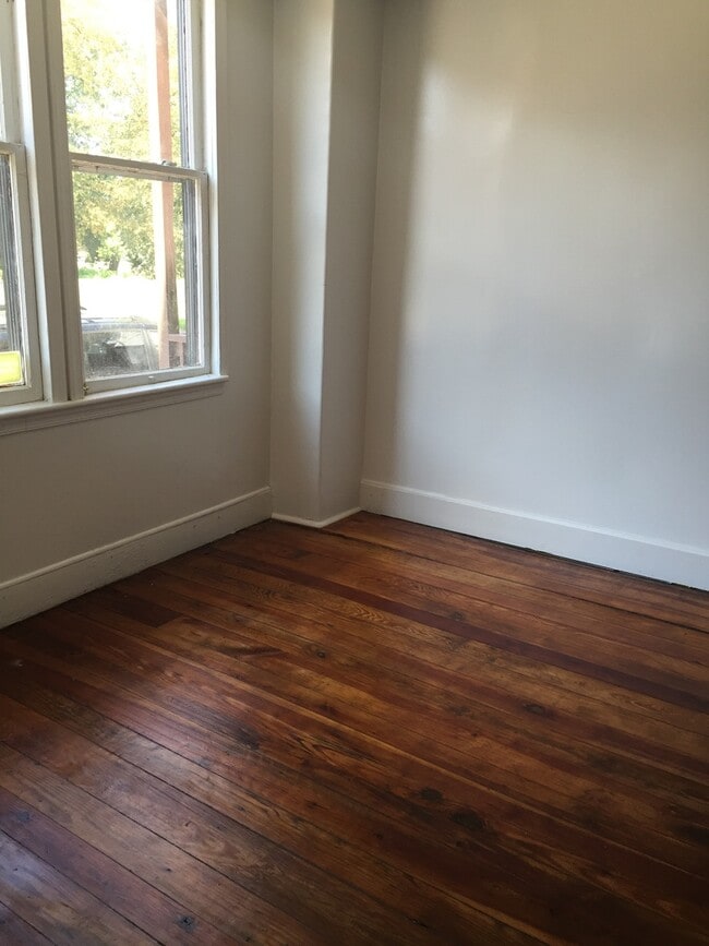 Photo - 3 Bedroom 2 Bath with Yard -York City SD