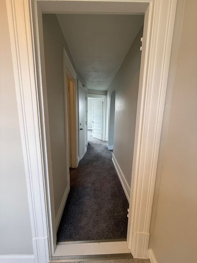 2221 Hawthorne Ave Unit 2