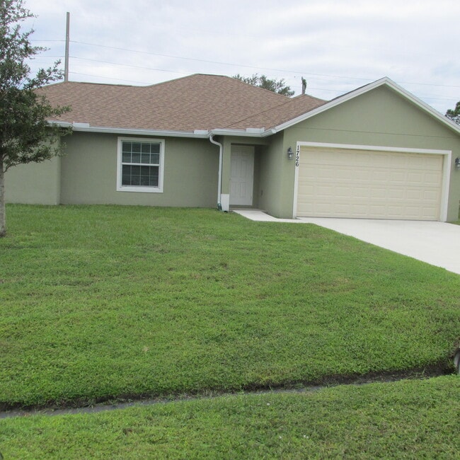 Building Photo - 1726 SE Minorca Ave Rental