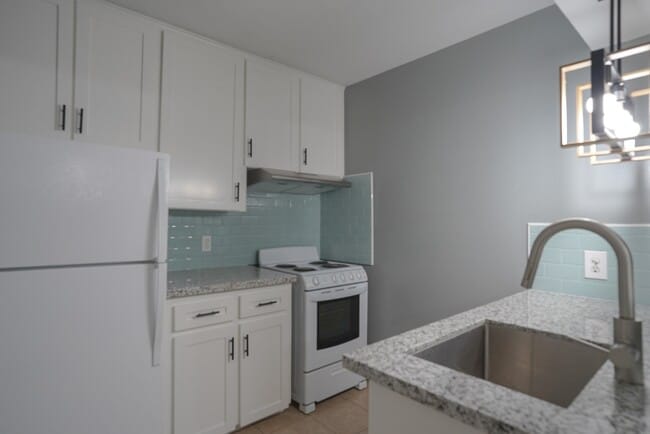 Building Photo - 5216 Arboles Dr Unit 10