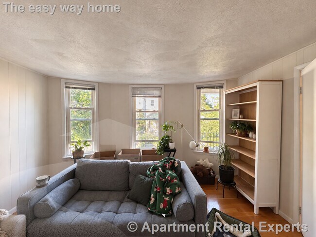 14 Oxford St Unit 2