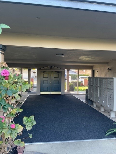 Photo - The Colonial House