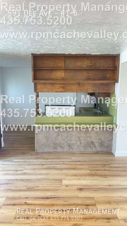 Building Photo - 591 Dee Ave Unit #1-6 Rental
