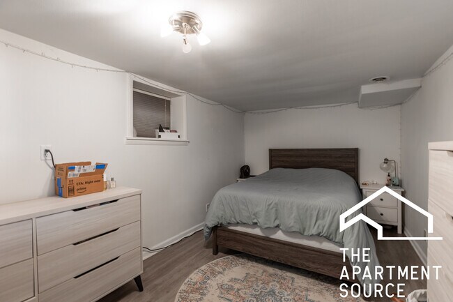 Building Photo - 1938 N Halsted St Unit GARDEN