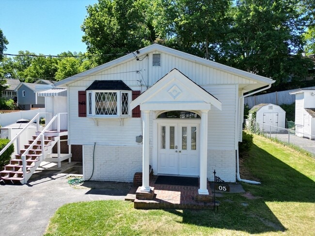 Building Photo - 5 Dietz Ct