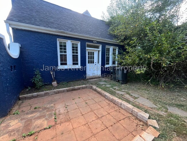 Photo - 900 Dearing St