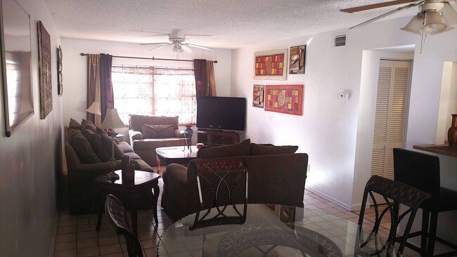 216 Glenview Blvd