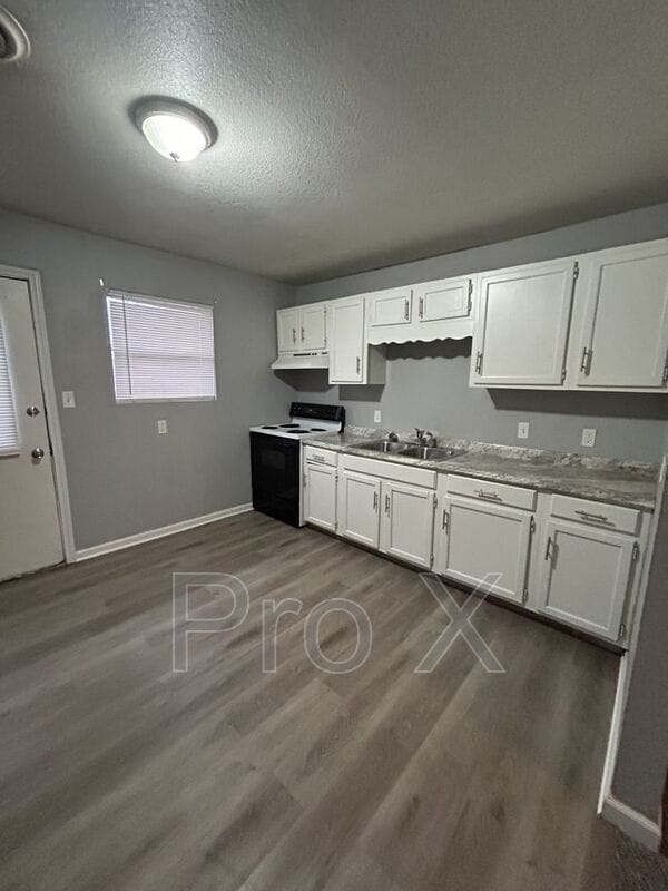Photo - 1301 E 9th St