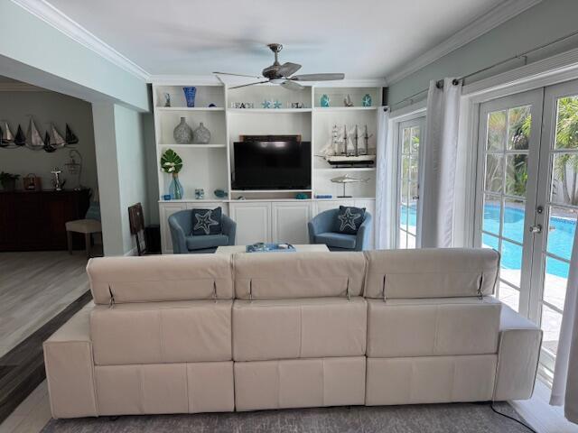 Photo - 908 SE 10th St