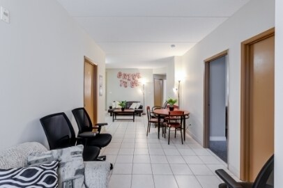 Photo - 253-253 Lester St Unit 1