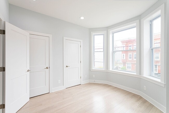 Photo - 2808 W Oxford St Unit 2