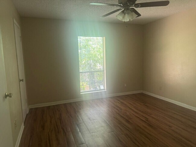 Photo - 510 Rosedale Dr Unit a