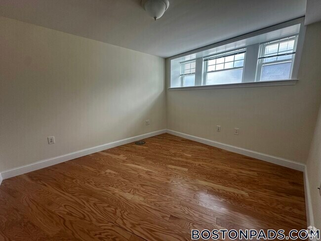 Building Photo - 1 Langdon St Rental