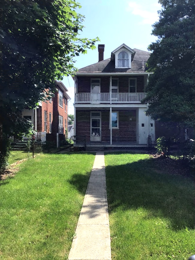 Photo - 2-story duplex | 4 bedrooms and 2 full bathrooms